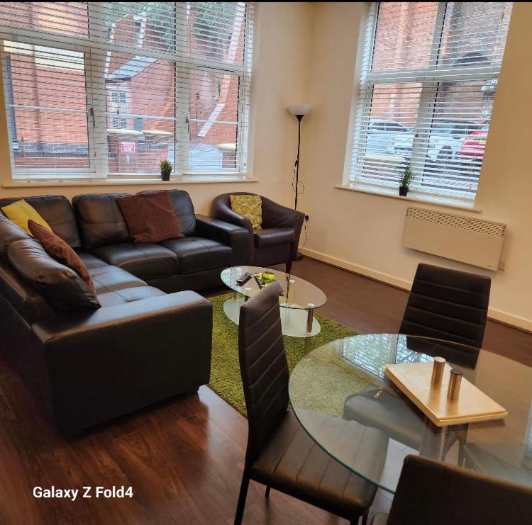 J Quarter - Sleeps 5 Long Term & Families Comfortably, 4 Beds, 2 Bathrooms Birmingham Exterior photo