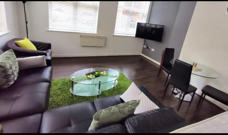 J Quarter - Sleeps 5 Long Term & Families Comfortably, 4 Beds, 2 Bathrooms Birmingham Exterior photo